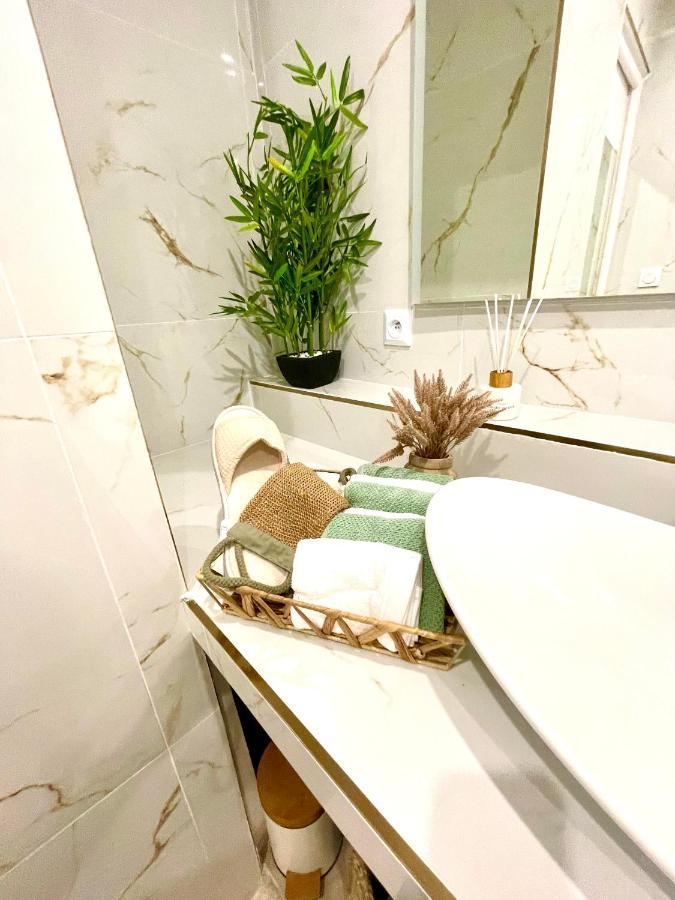 Spacious Loft, Duplex, Old Town, 3 Bedrooms - Easy Check-In Ница Екстериор снимка
